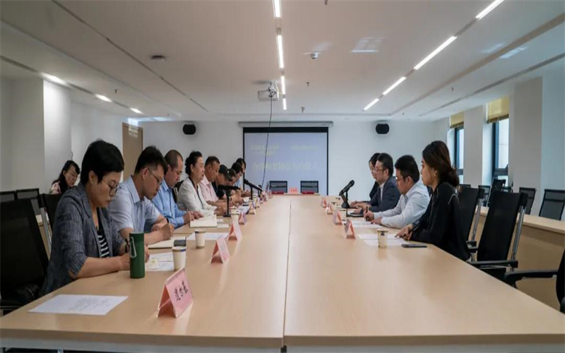 新疆维吾尔自治区文化和旅游厅与中国文物交流中心签署合作框架协议