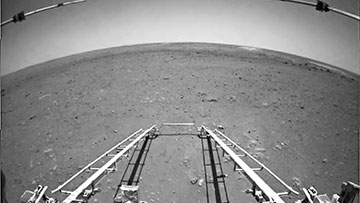 ﻿高清拍摄 天问一号火星着陆区地貌曝光