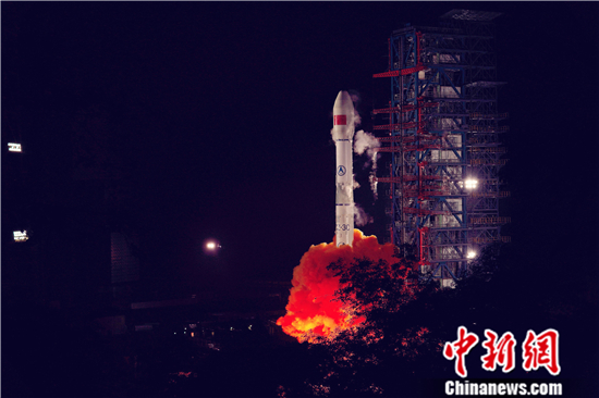 中国成功发射天链一号05星-小平平