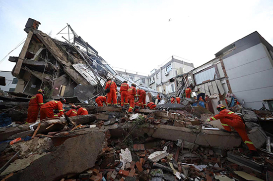 苏州吴江酒店坍塌事故救出14名被困人员 4人失联-小平平