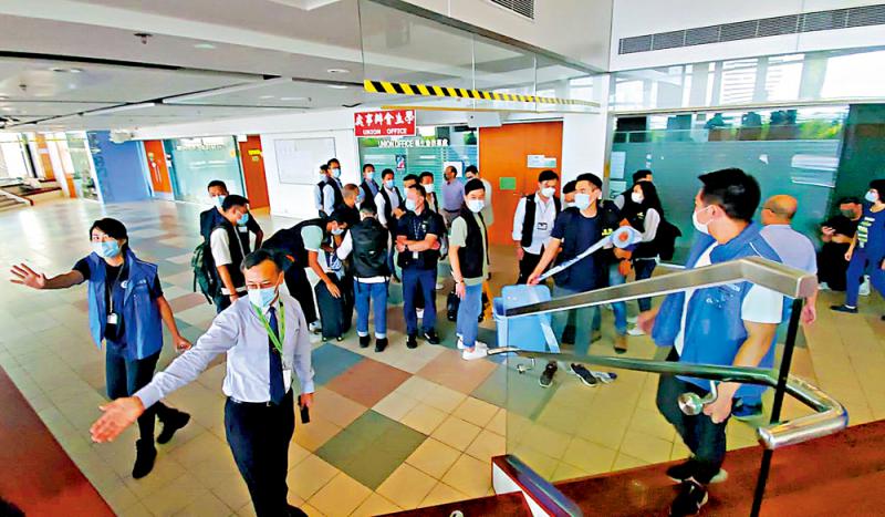 “哀悼”刺警凶徒引起公愤 港大学生会评议会成员被禁止入校