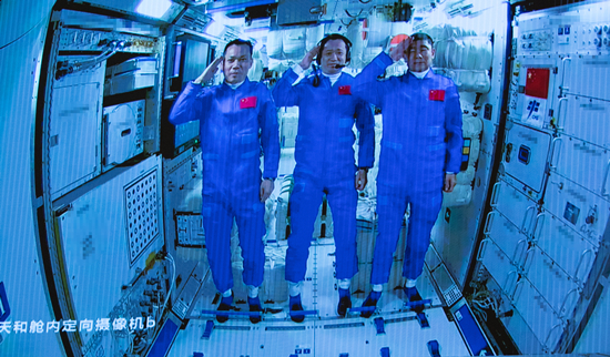 中國空間站航天員第二次出艙成功 將抬升艙外全景攝像機