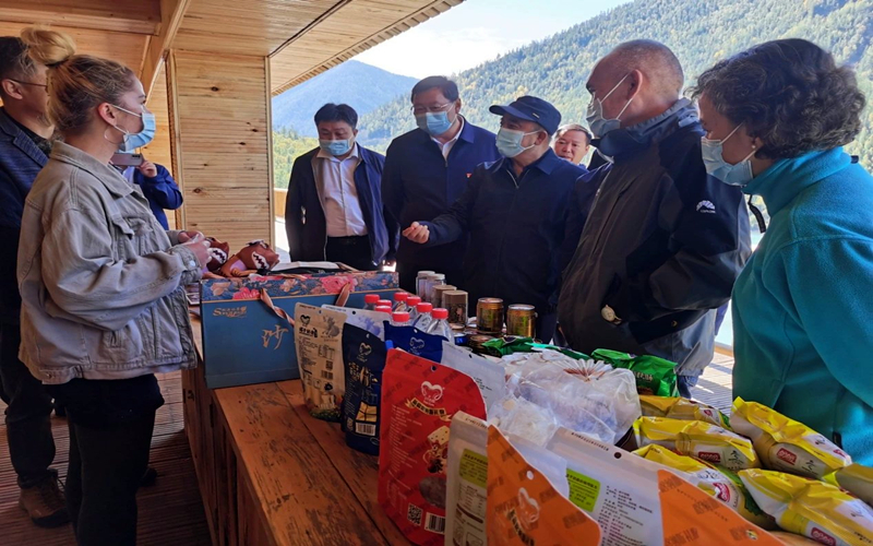 加快“四个改善”落实进度 为全疆秋冬季旅游作出积极贡献