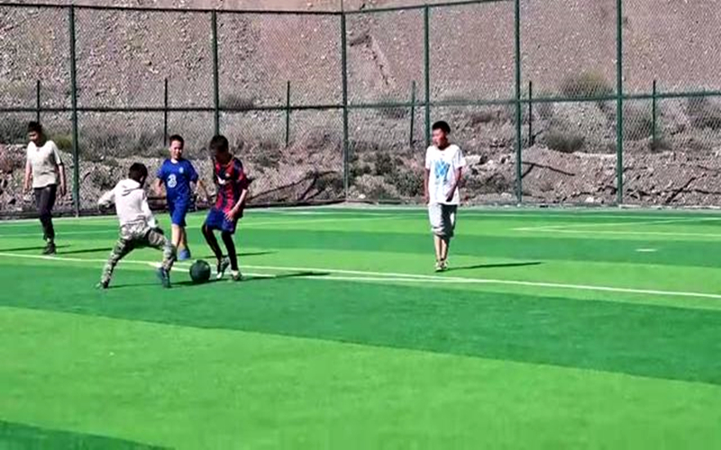 万人说新疆丨12岁少年的足球梦