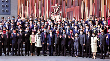 立法会议员完成宣誓 将齐心解决香港深层次问题