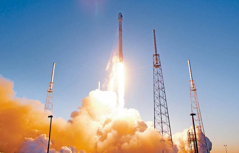 SpaceX火箭“飘荡”七年　三月恐撞上月球