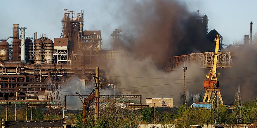 烏軍殘兵困守亞速鋼鐵廠 烏克蘭總統：努力將軍隊撤走