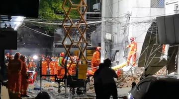 江苏常州武进居民楼爆炸导致房屋坍塌 5人受伤1人死亡
