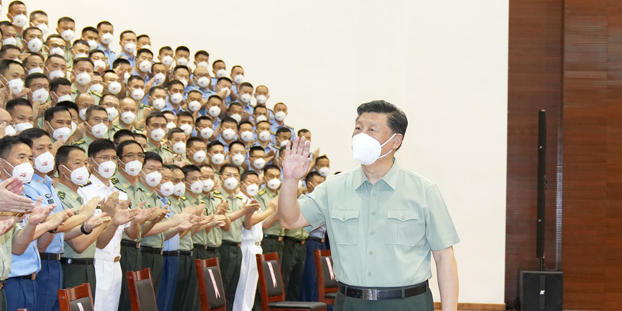 习近平：香港正处在由治及兴的关键时期 驻港部队责任重大