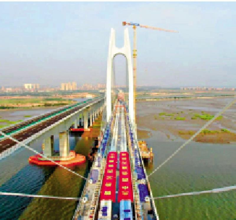 ?中国高铁实现“跨海过桥不减速”