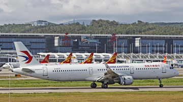 海南三亚凤凰机场今日将执行3班包机送滞留旅客出岛