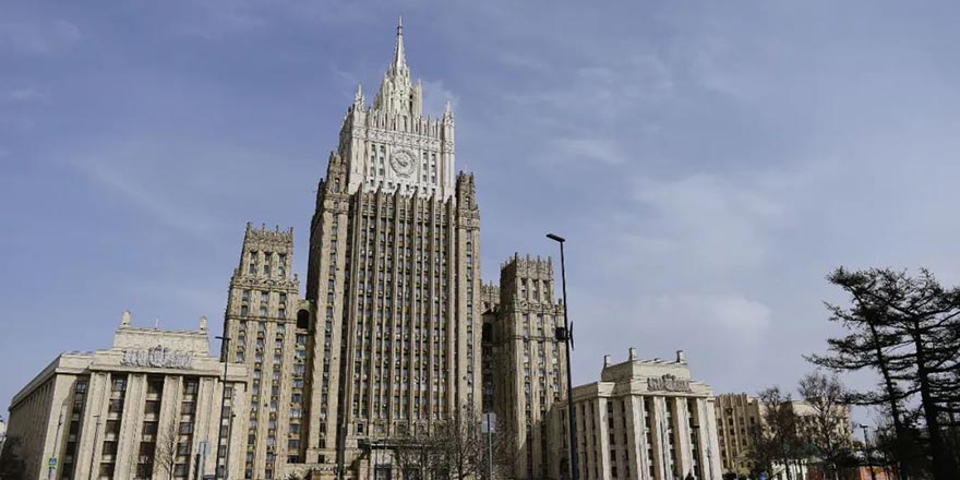 俄外交部谴责将俄认定为“支恐国家”和对俄公民实行签证限制