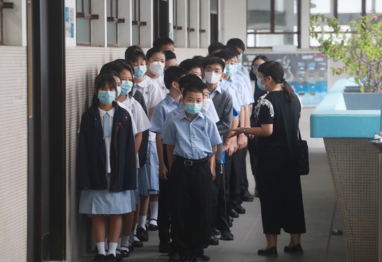 消息：學生需於開學前兩日做快測 「黃碼」家長不可進校園