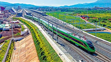 ﻿“一带一路”之政策沟通 | 中老铁路联东盟 货运值破100亿