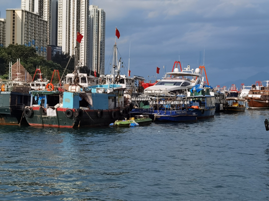 香港仔多艘船隻沉沒 水警及海事處調查中