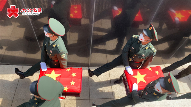 第九批在韓志愿軍烈士遺骸安葬沈陽　港生代表祭拜敬獻鮮花