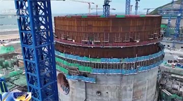 太平岭核电2号机组完成穹顶吊装 华龙一号批量化建设有序推进