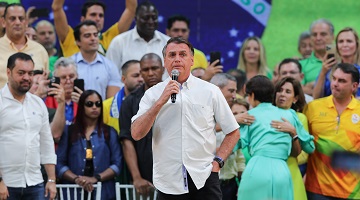 巴西总统选举首轮投票揭晓 卢拉和博索纳罗进入次轮对决