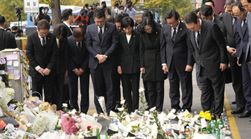 韩国踩踏事故遇难者升至156人 20岁女性伤情恶化去世