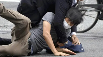 日本超万人要求为枪杀安倍嫌犯减刑 有人称他是受害者