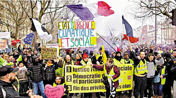 法国民众不满通胀高企 “黄背心”运动卷土重来