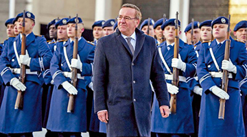 ?德国新国防部长皮斯托留斯宣誓就职