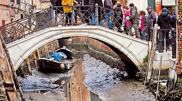 ?意大利大旱 水城威尼斯运河干涸