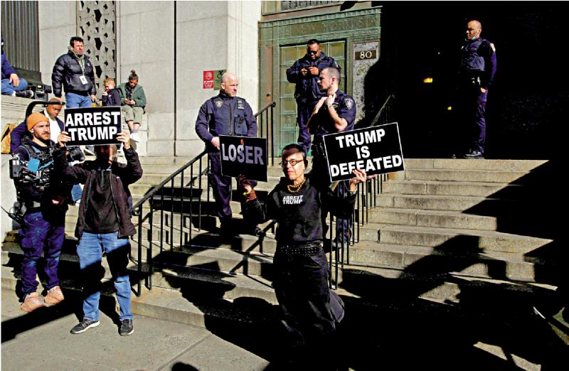 ﻿纽约警方部署700防暴警维持秩序 应对“特粉”骚乱