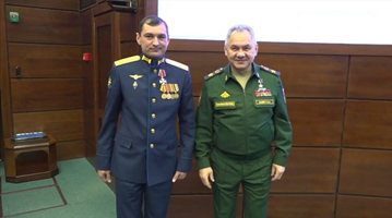 俄防长向在黑海拦截美无人机的飞行员授予“勇气勋章”