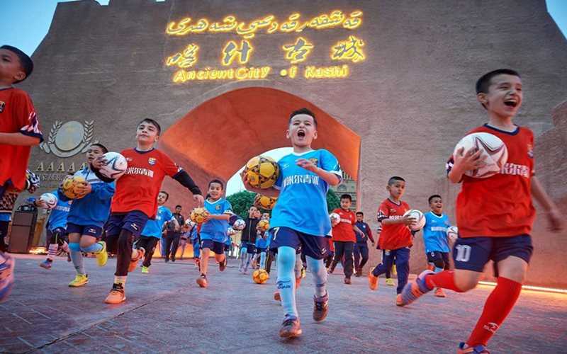 找到足球应有的模样—— “首届新疆快乐足球季”系列活动在喀什市启动