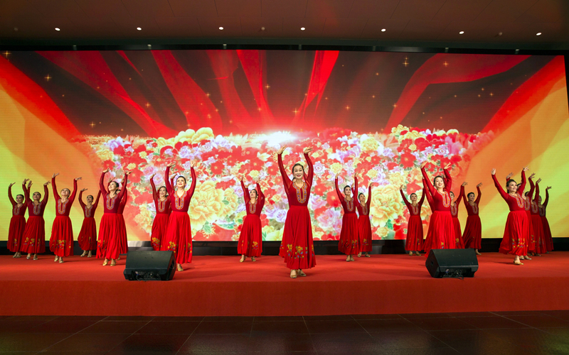 第六屆中國新疆國際民族舞蹈節 | 配套活動—「一起來跳新疆舞」千人廣場舞活動，敬請期待！