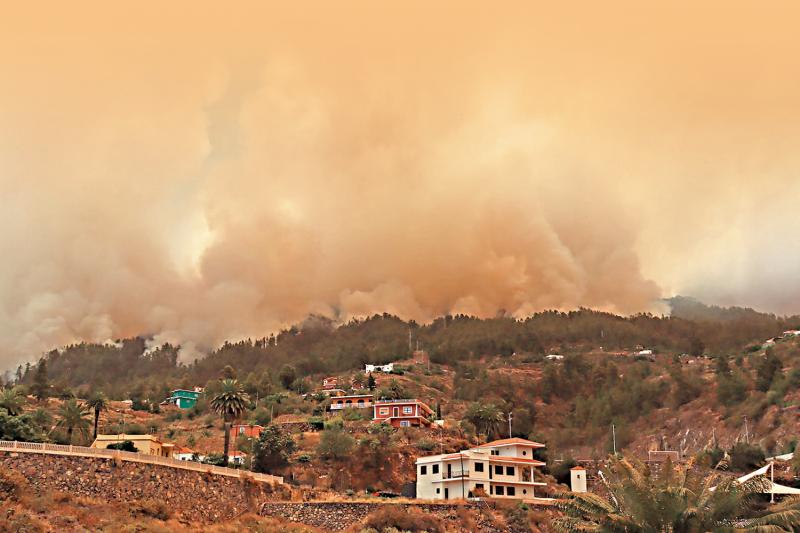 ﻿西班牙山火失控 4000人急撤離