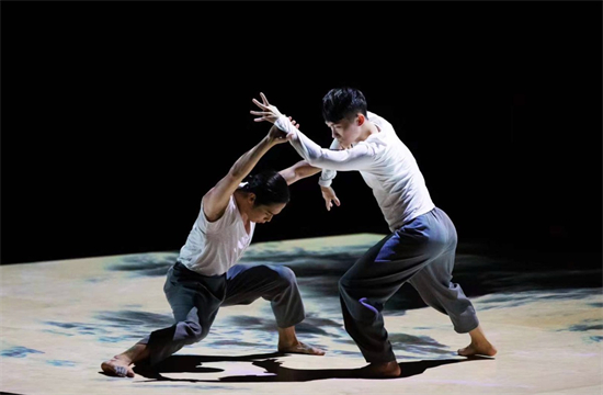 香港舞蹈團跨界藝術作品《凝》亮相北京