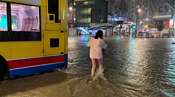 香港世紀暴雨逾百人受傷送院 2人死亡1人失蹤