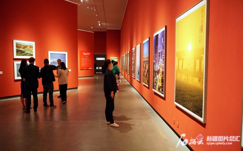 假期前3天 新疆美术馆迎客超过1.9万人次