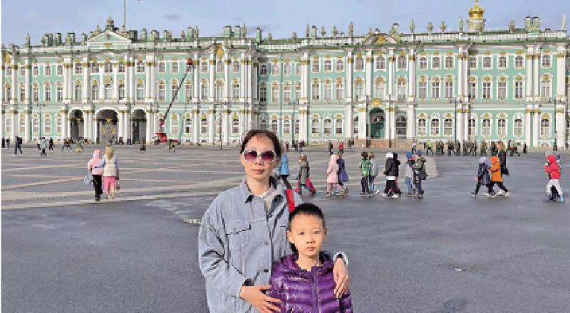 ﻿情有独钟/访俄罗斯夏宫 “90%游客是中国人”