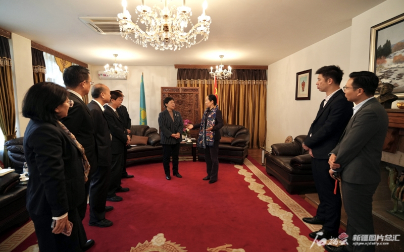 中國駐阿拉木圖總領事與「新疆是個好地方」推廣活動團一行交流座談