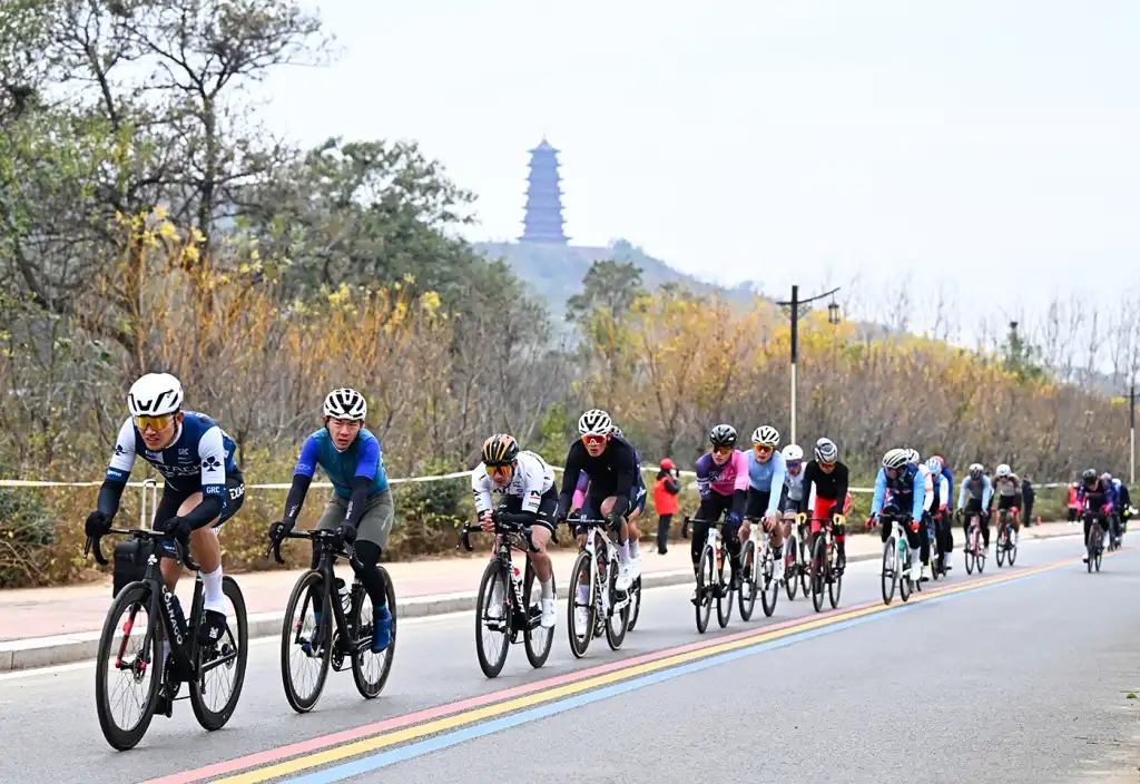 2023河南省自行車公開賽收官 中外選手領略襄城大美畫卷