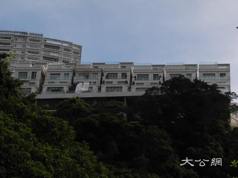 劈价三成 白加道28号洋房5.8亿沽