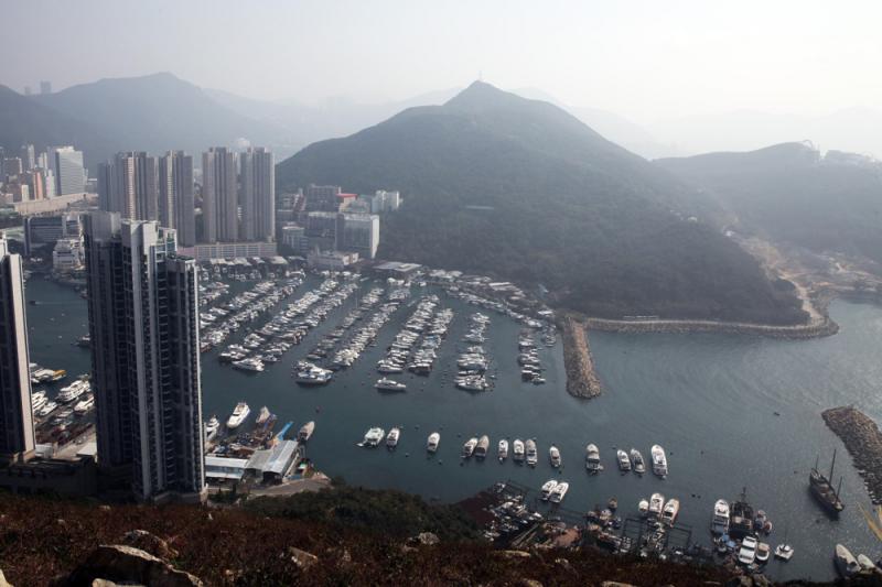 該線途經海洋公園,黃竹坑,利東和海怡半島,驟眼看只有海洋公園一個