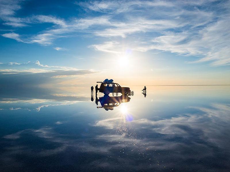 图:乌尤尼盐湖被誉为「天空之镜」