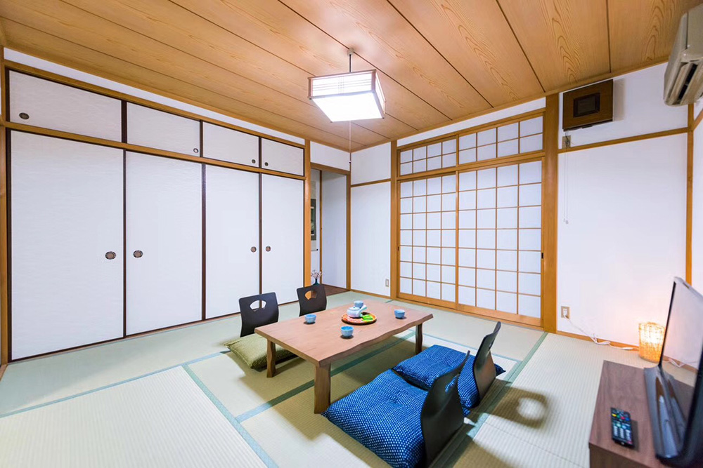 應對日本新規　Airbnb下架8成民宿