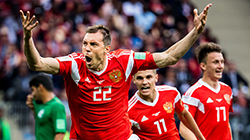 世界杯揭幕战 俄罗斯5-0沙特开门红
