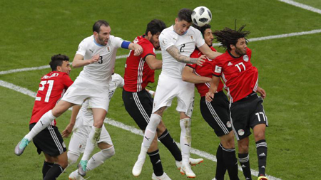 乌拉圭最后一分钟 头球入网绝杀埃及