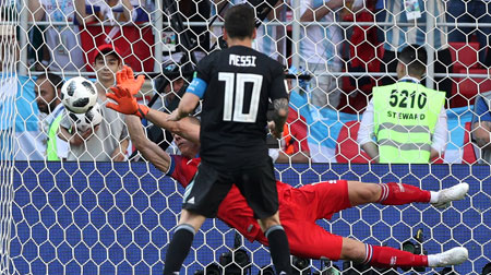 梅西点球被扑出 阿根廷遭冰岛逼和1：1