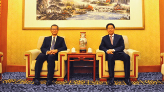 张晓明会见香港特区政府财政司司长陈茂波