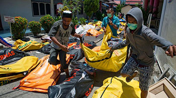 海啸增至832死30万人失联 印尼震央县或被吞噬