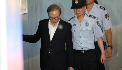 韩前总统李明博案4日将一审宣判 检方提请判处20年监禁