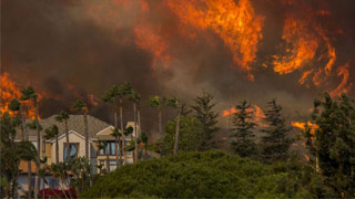美国﻿加州爆发史上最严重山火 天堂镇变“炼狱”