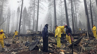 ﻿连烧16天被雨浇灭 美加州山火酿84死475失踪